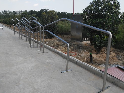 波浪形管材不銹鋼工藝品